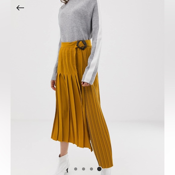 Wrap up asymmetrical pleated skirt - Picture 3 of 8